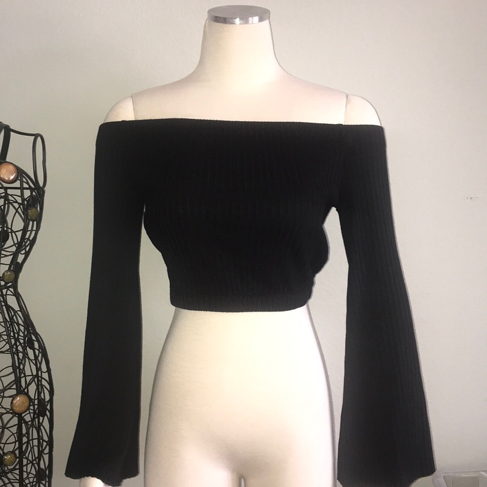 BLACK OFF THE SHOULDER LONG SLEEVE
